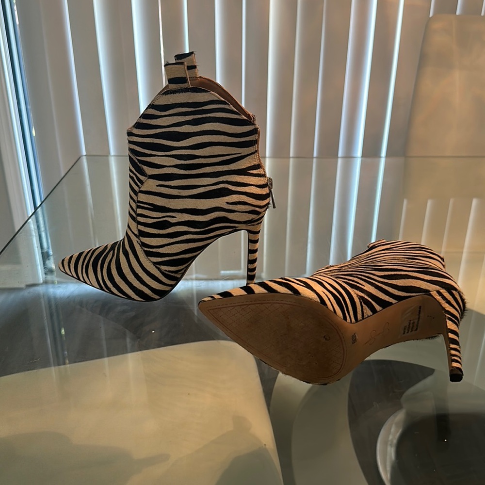 Heeled boots